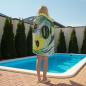 Preview: Strandtuch, Badetuch, Saunatuch mit buntem Hundemotiv in digitaler Popart mit Hunde Motiv Kiki