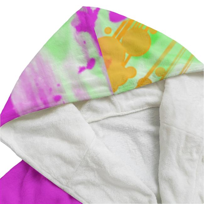 Entdecke deinen neuen Lieblings-Bademantel! Mit dem bunten Hundemotiv Angel, super softem Flanell und einer gemütlichen Kapuze bist du nach dem Schwimmen, Baden oder Saunagang perfekt eingekuschelt. Stylisch, bequem und einfach zum Verlieben – gönn dir de