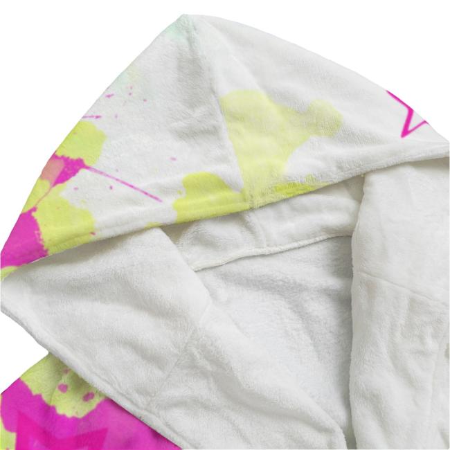 Entdecke deinen neuen Lieblings-Bademantel! Mit bunten Hundemotiven, super softem Flanell und einer gemütlichen Kapuze bist du nach dem Schwimmen, Baden oder Saunagang perfekt eingekuschelt. Stylisch, bequem und einfach zum Verlieben – gönn dir den Bunten