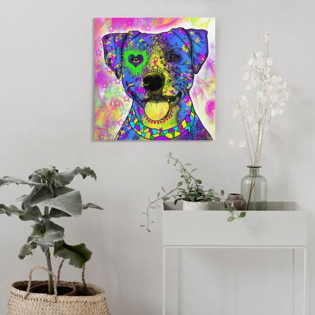 Preview: Bild "Tayra" Preview: Das Hundebild Tayra hängt an einer Wand. Davor steht eine Pflanze und ein Sideboard