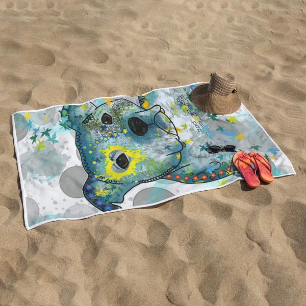 Strandtuch, Badetuch, Saunatuch mit buntem Hundemotiv in digitaler Popart mit Hunde Motiv Dina