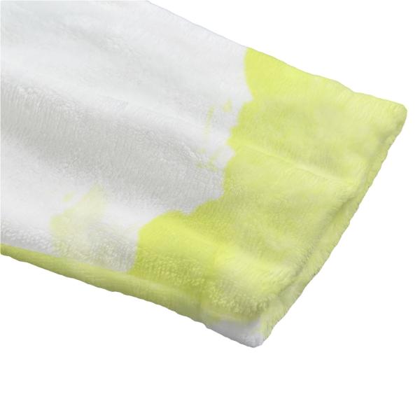 Entdecke deinen neuen Lieblings-Bademantel! Mit bunten Hundemotiven, super softem Flanell und einer gemütlichen Kapuze bist du nach dem Schwimmen, Baden oder Saunagang perfekt eingekuschelt. Stylisch, bequem und einfach zum Verlieben – gönn dir den Bunten
