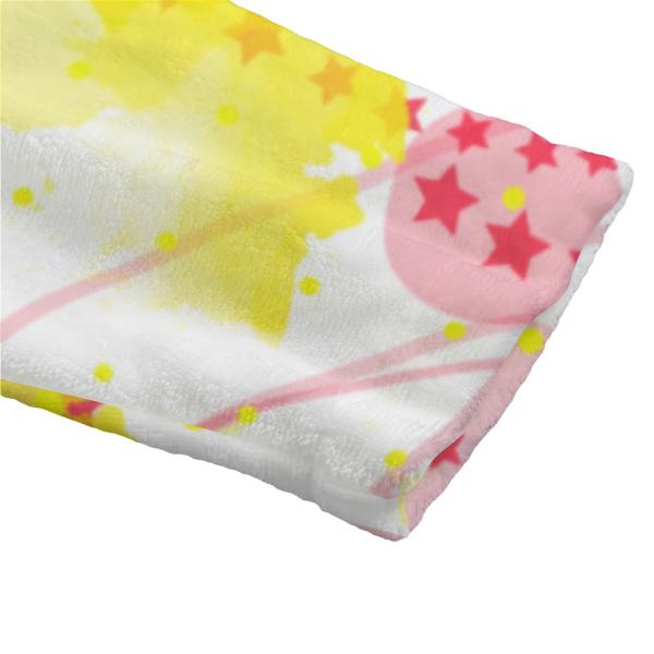 Entdecke deinen neuen Lieblings-Bademantel! Mit dem bunten Hundemotiv Motte3, super softem Flanell und einer gemütlichen Kapuze bist du nach dem Schwimmen, Baden oder Saunagang perfekt eingekuschelt. Stylisch, bequem und einfach zum Verlieben – gönn dir d